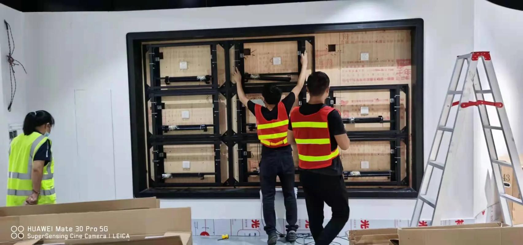 上海液晶拼接屏厂家直销与专业安装 多媒体展厅拼接屏及系统维护一站式指南
